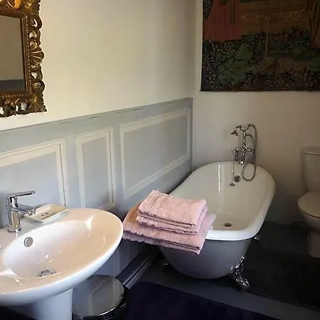 Manoir De La Chapelle 3* אלנסון