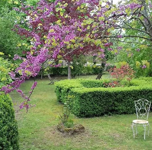 Manoir De La Chapelle Bed & Breakfast